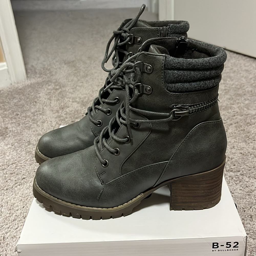 Grey boots
